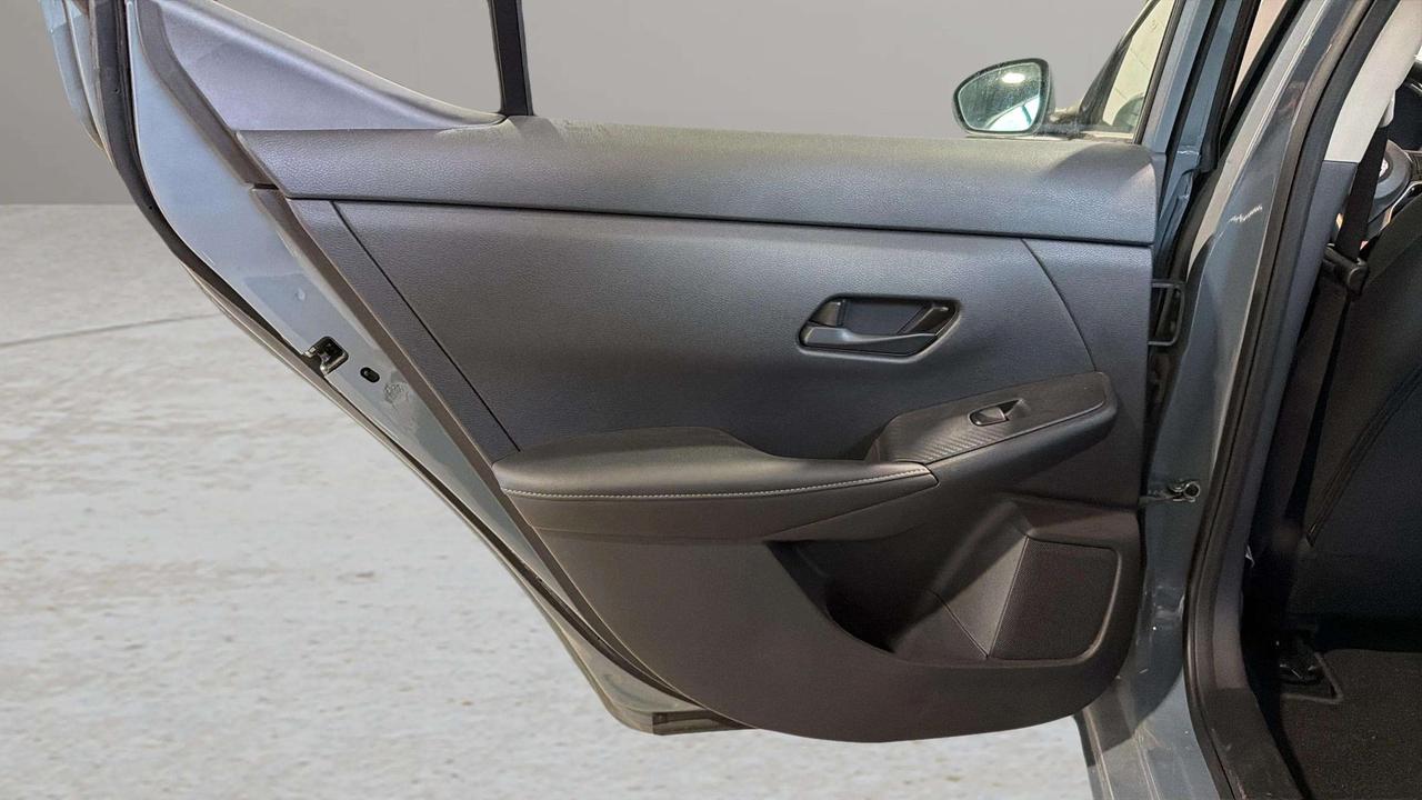 2024 Nissan Sentra SV| CLEAN CARFAX| CARPLAY | HTD SEATS| STARTER Photo