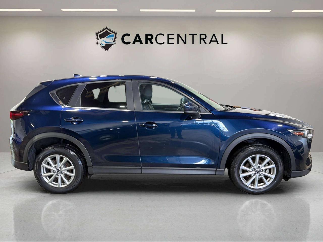 2024 Mazda CX-5 GS| CLEAN CARFAX | CARPLAY | AWD | HTD STEERING Photo