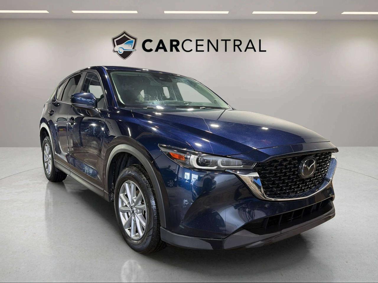 2024 Mazda CX-5 GS| CLEAN CARFAX | CARPLAY | AWD | HTD STEERING Photo