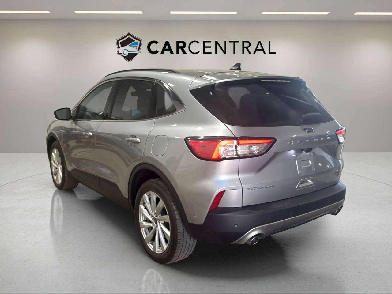 2022 Ford Escape TITANIUM HYBRID | CLEAN CARFAX| B&O SOUND|HEADS UP Photo2