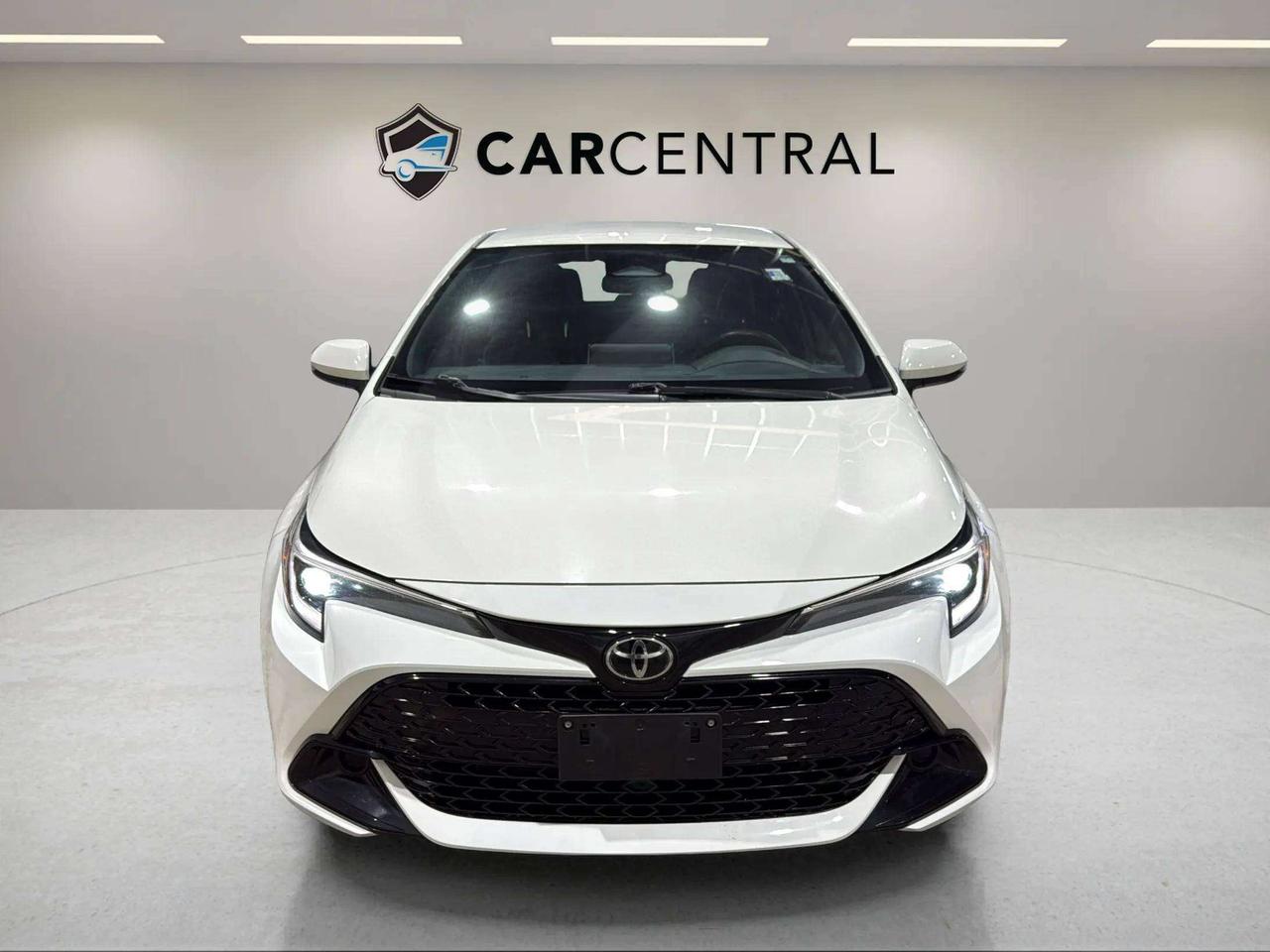 2023 Toyota Corolla Hatchback SE| CLEAN CARFAX | PUSH START | CARPLAY| HTD SEATS Photo