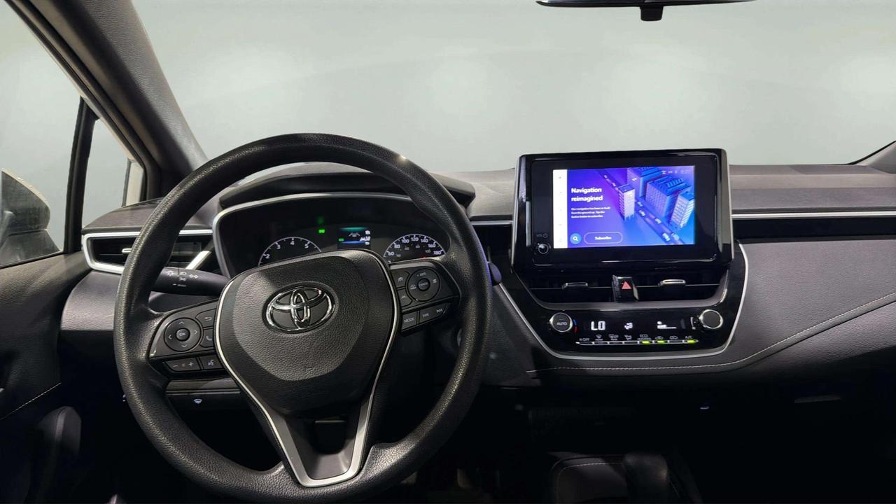 2023 Toyota Corolla Hatchback SE| CLEAN CARFAX | PUSH START | CARPLAY| HTD SEATS Photo