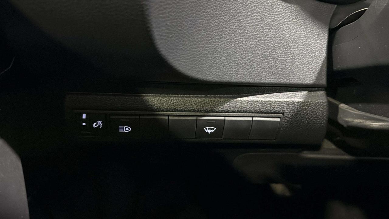2023 Toyota Corolla Hatchback SE| CLEAN CARFAX | PUSH START | CARPLAY| HTD SEATS Photo