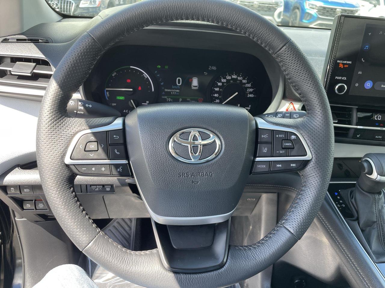 2026 Toyota Sienna XLE 8-Passenger LIKE NEW!!  HYBRID, 8 PASS., SOFTE Photo
