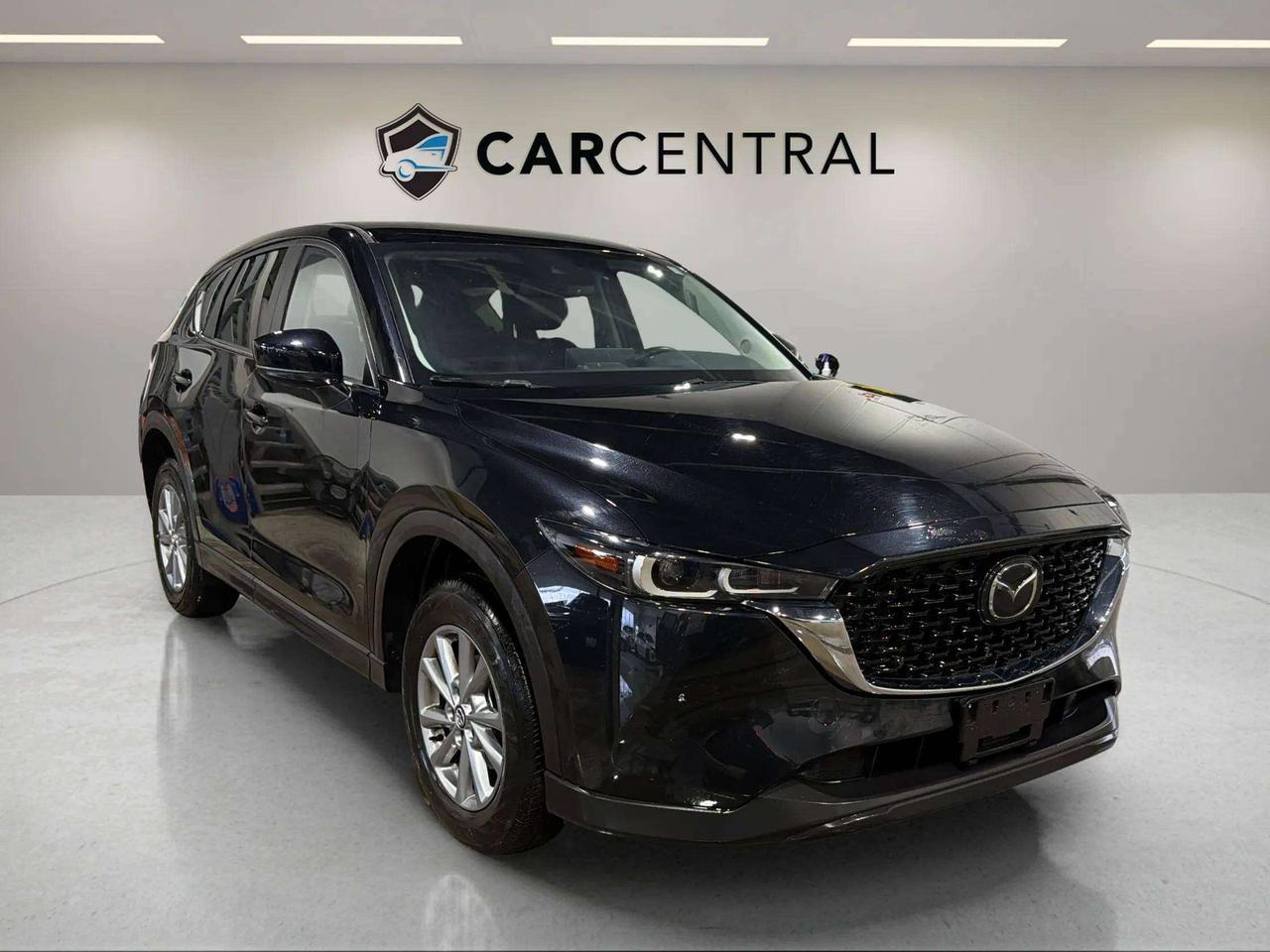 2024 Mazda CX-5 GS AWD | CLEAN CARFAX| CARPLAY | HTD STEERING Photo