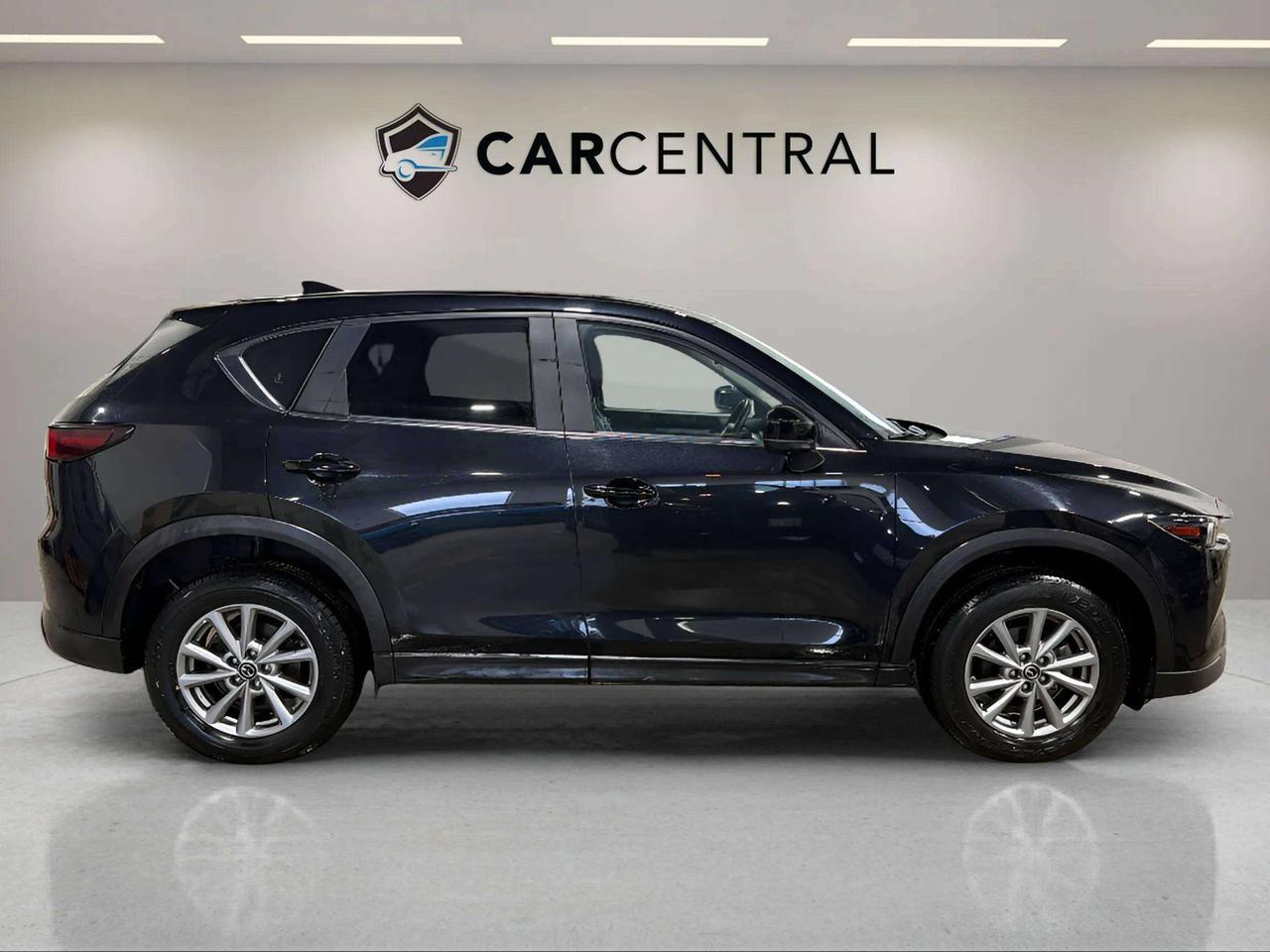 2024 Mazda CX-5 GS AWD | CLEAN CARFAX| CARPLAY | HTD STEERING Photo