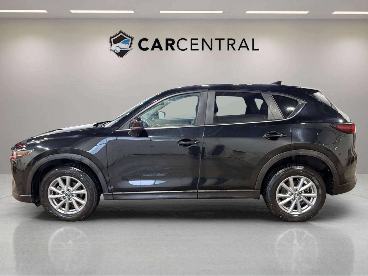 2024 Mazda CX-5 GS AWD | CLEAN CARFAX| CARPLAY | HTD STEERING Photo