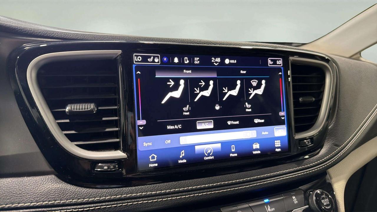 2022 Chrysler Pacifica TOURING  L | CLEAN CARFAX |  CARPLAY | BSM | Photo