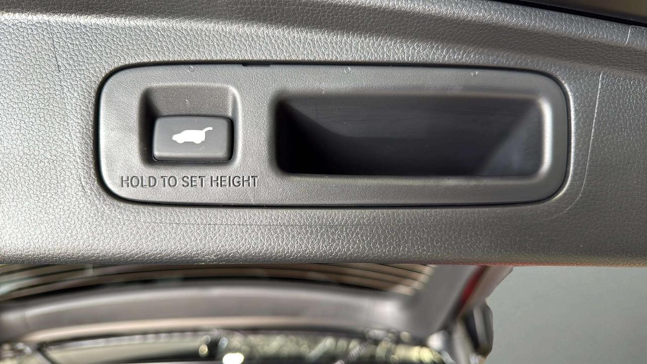 2026 Honda CR-V Hybrid Touring | HYBRID | AWD | CLEAN CARFAX | LEATHER Photo