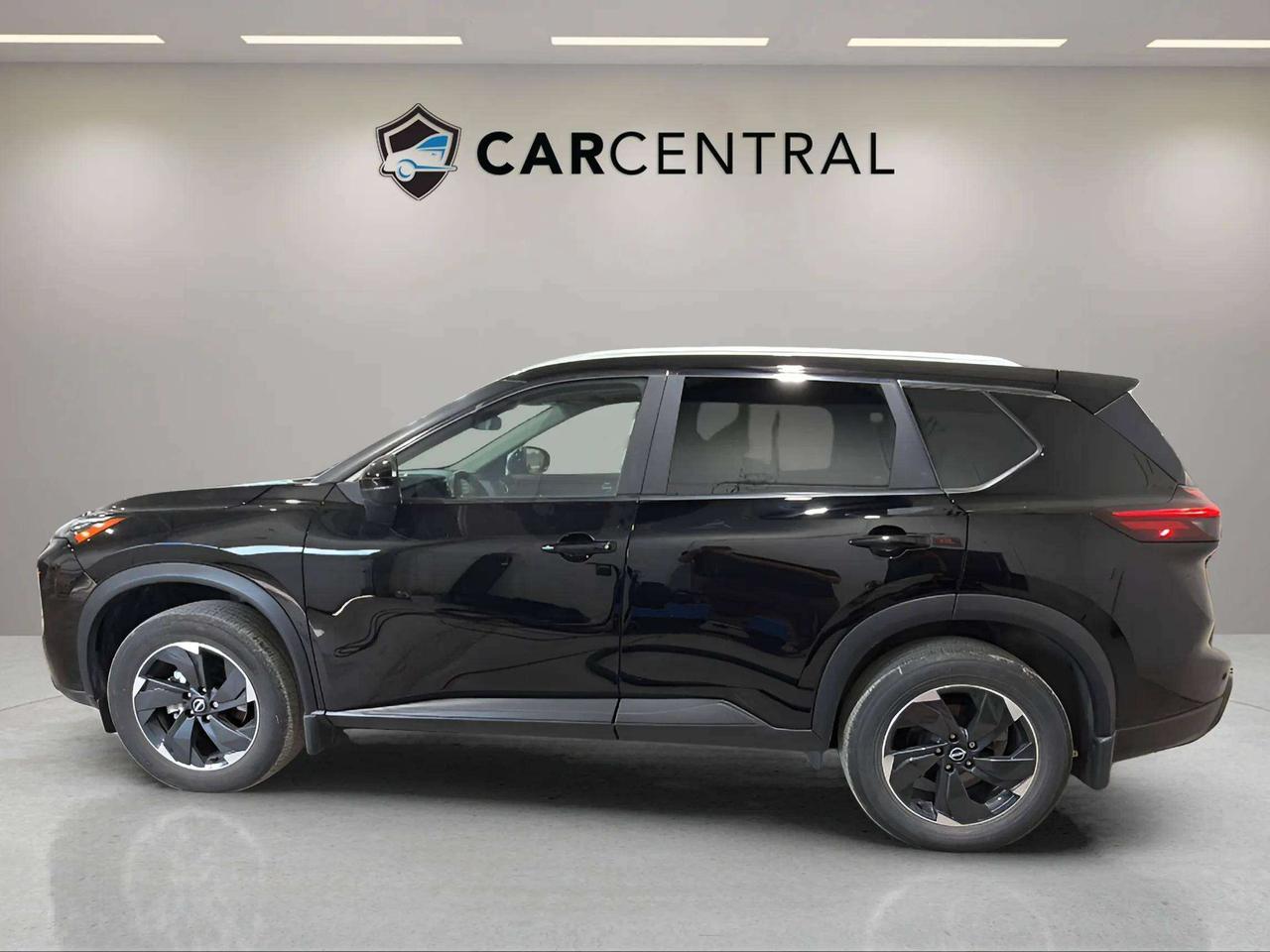 2024 Nissan Rogue SV | MOONROOF | CLEAN CARFAX | CARPLAY | STARTER | Photo