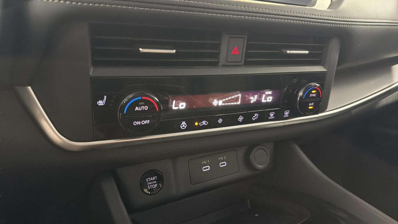 2024 Nissan Rogue SV | MOONROOF | CLEAN CARFAX | CARPLAY | STARTER | Photo