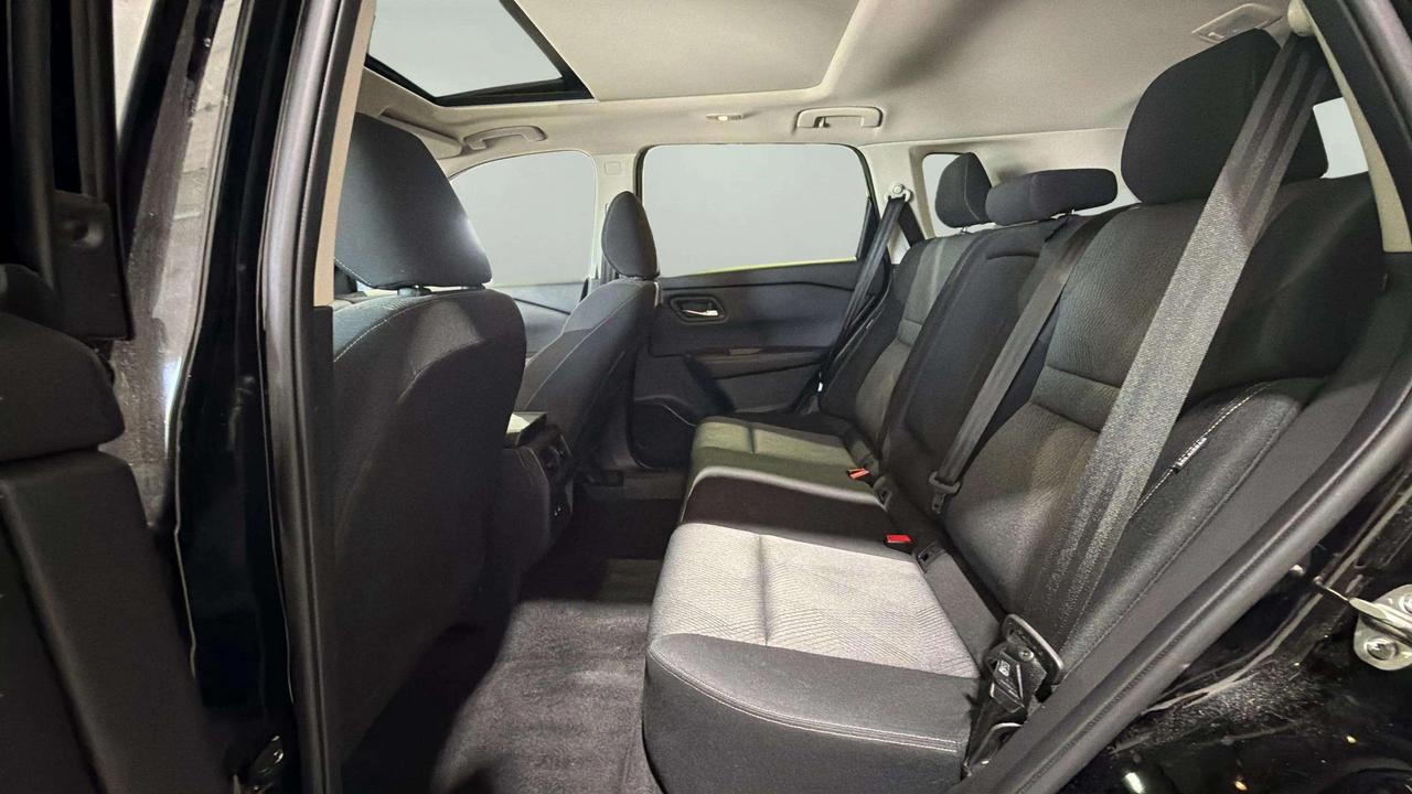 2024 Nissan Rogue SV | MOONROOF | CLEAN CARFAX | CARPLAY | STARTER | Photo