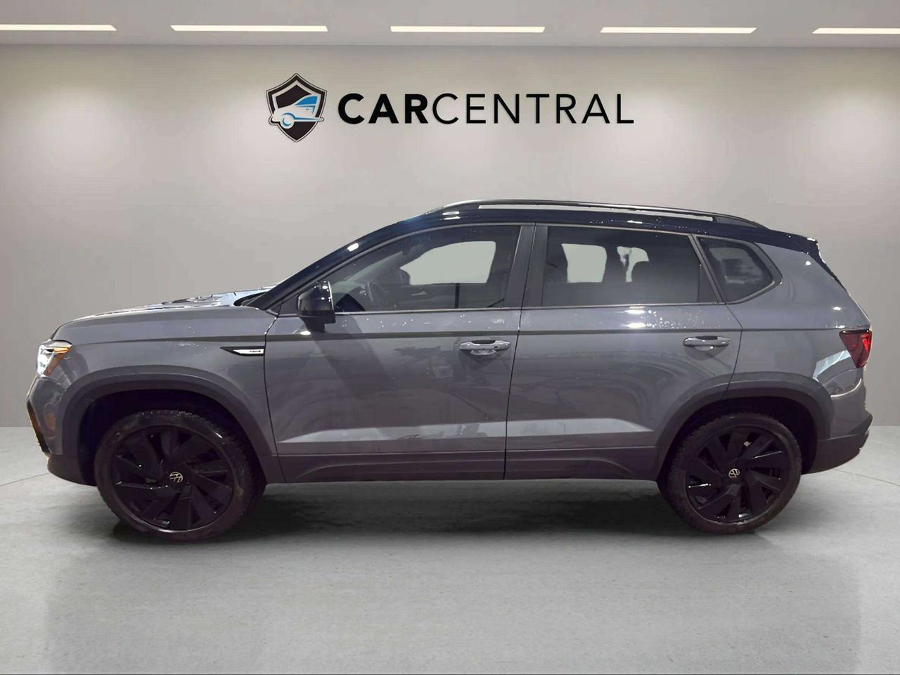 2024 Volkswagen Taos COMFORTLINE BLACK ED|CLEAN CARFAX|PANO|CARPLAY Photo