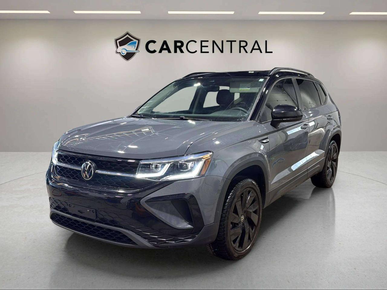 2024 Volkswagen Taos COMFORTLINE BLACK ED|CLEAN CARFAX|PANO|CARPLAY Photo