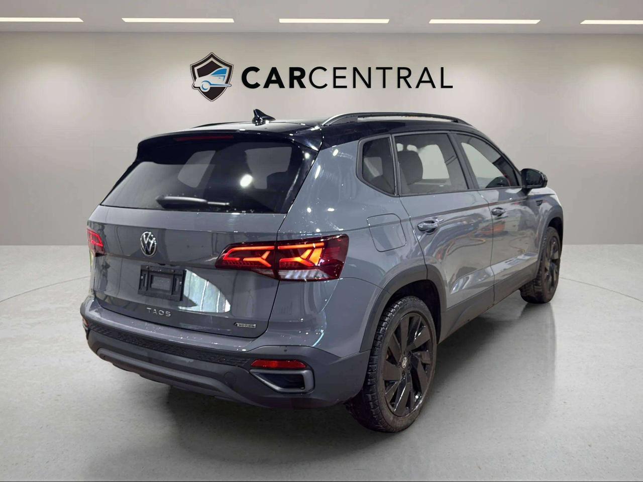 2024 Volkswagen Taos COMFORTLINE BLACK ED|CLEAN CARFAX|PANO|CARPLAY Photo