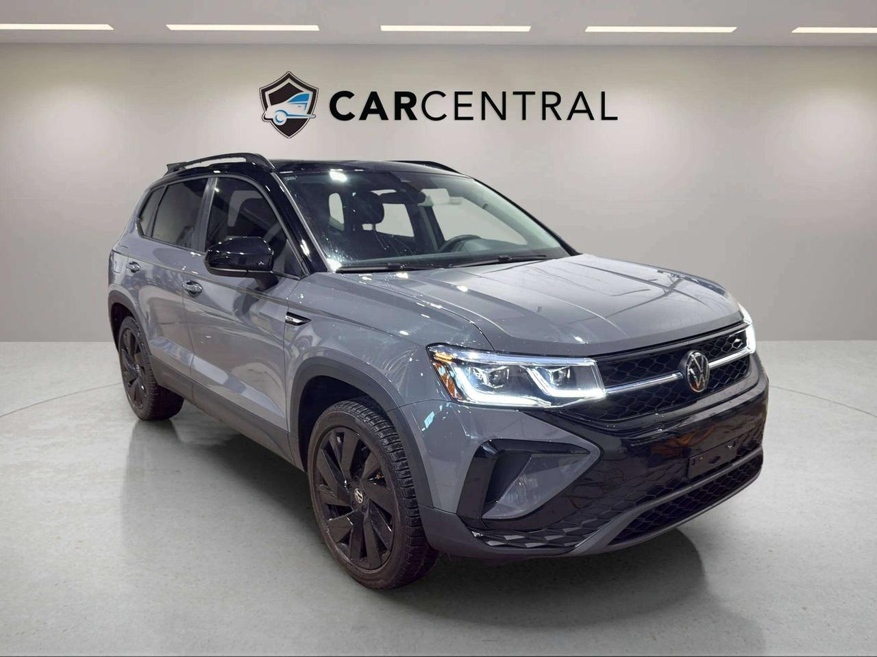 2024 Volkswagen Taos COMFORTLINE BLACK ED|CLEAN CARFAX|PANO|CARPLAY Photo
