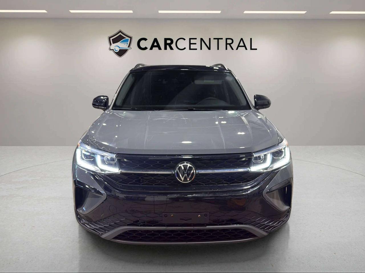 2024 Volkswagen Taos COMFORTLINE BLACK ED|CLEAN CARFAX|PANO|CARPLAY Photo