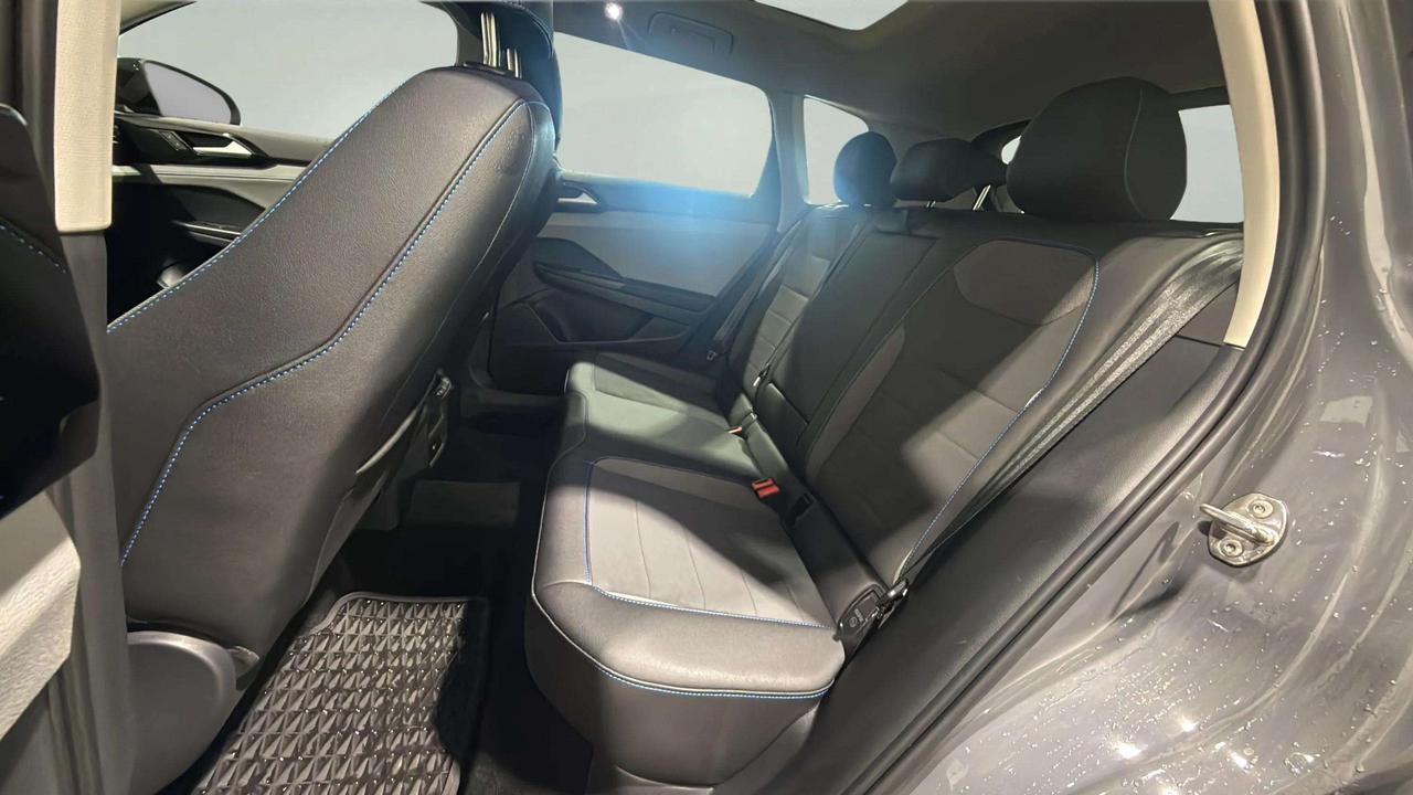 2024 Volkswagen Taos COMFORTLINE BLACK ED|CLEAN CARFAX|PANO|CARPLAY Photo