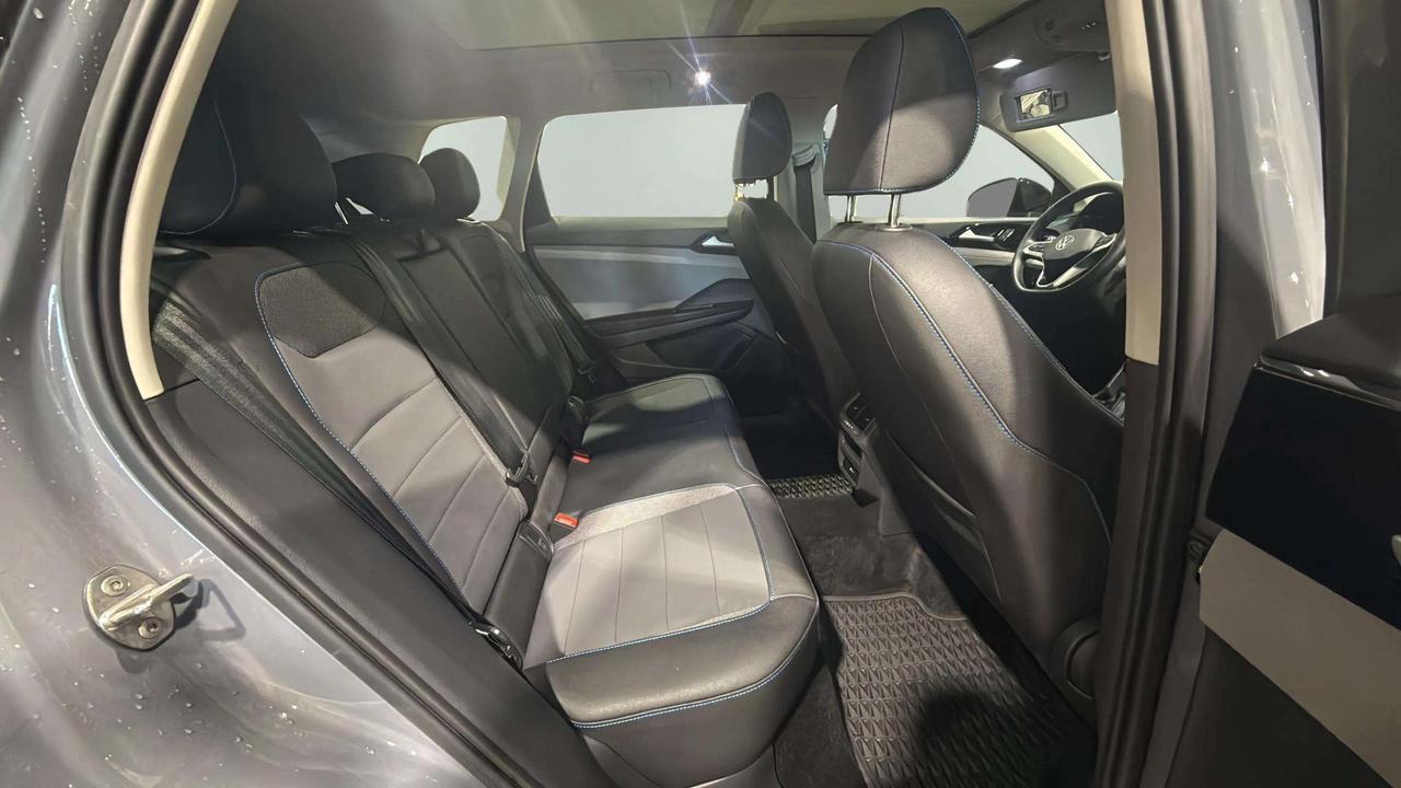 2024 Volkswagen Taos COMFORTLINE BLACK ED|CLEAN CARFAX|PANO|CARPLAY Photo