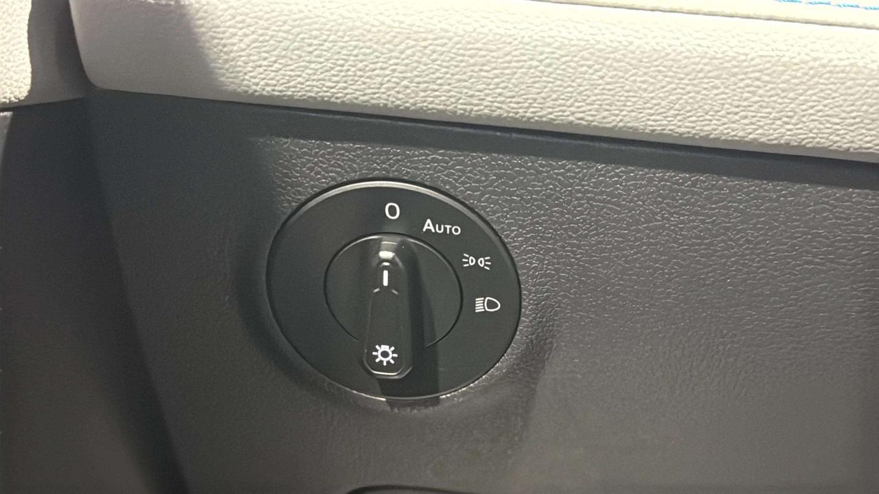 2024 Volkswagen Taos COMFORTLINE BLACK ED|CLEAN CARFAX|PANO|CARPLAY Photo