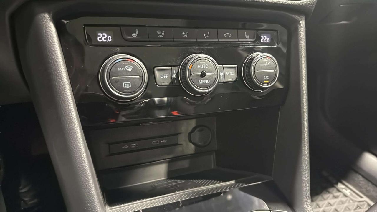 2024 Volkswagen Taos COMFORTLINE BLACK ED|CLEAN CARFAX|PANO|CARPLAY Photo