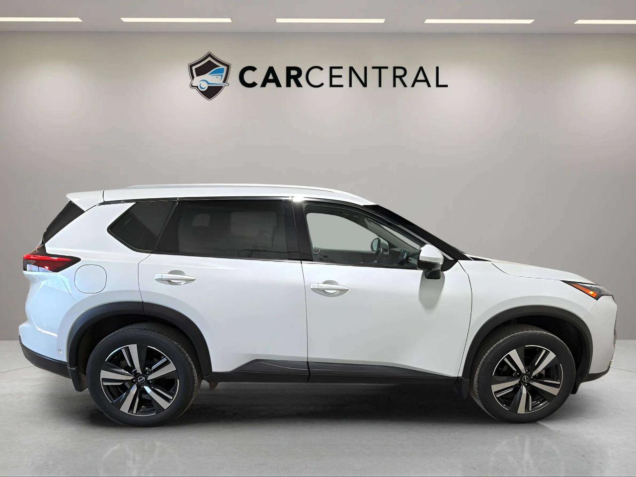 2024 Nissan Rogue SL | CLEAN CARFAX | GOOGLE MAPS | PRO PILOT ASSIST Photo