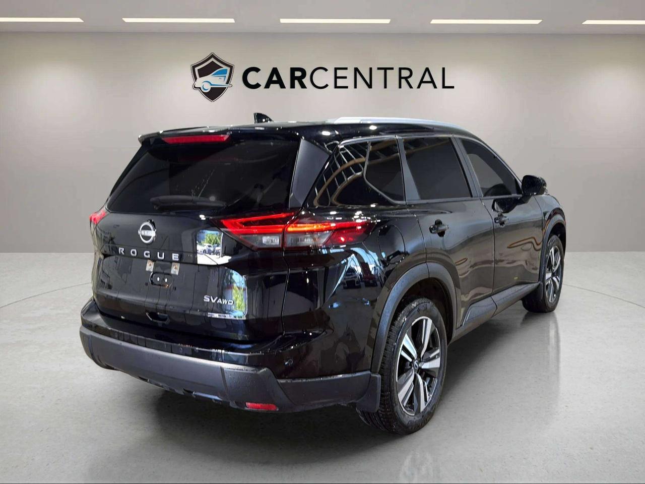 2024 Nissan Rogue SV MOONROOF | CLEAN CARFAX | PRO PILOT | REAR HTD Photo