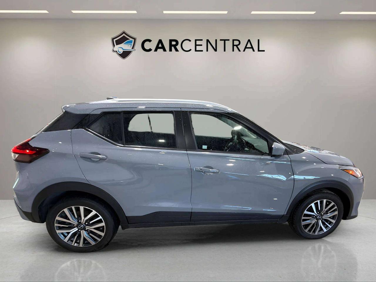 2024 Nissan Kicks SV| CLEAN CARFAX | CARPLAY | HTD SEATS | BSM Photo