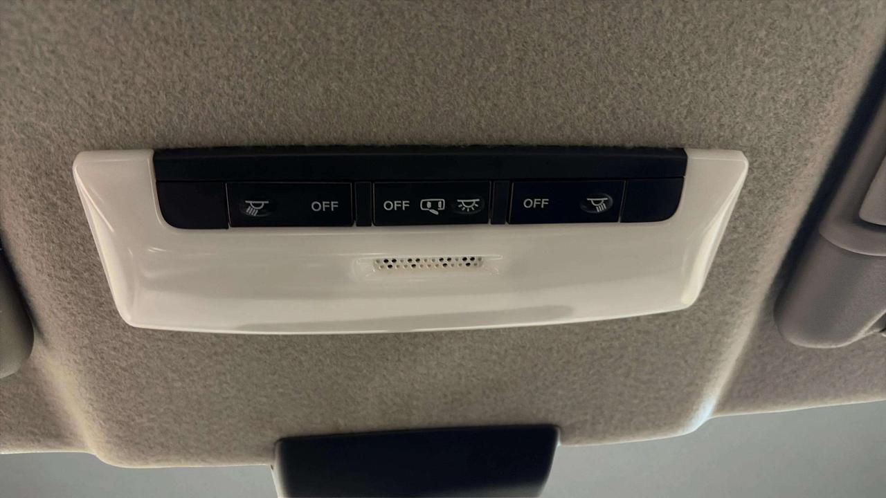 2024 Nissan Kicks SV| CLEAN CARFAX | CARPLAY | HTD SEATS | BSM Photo