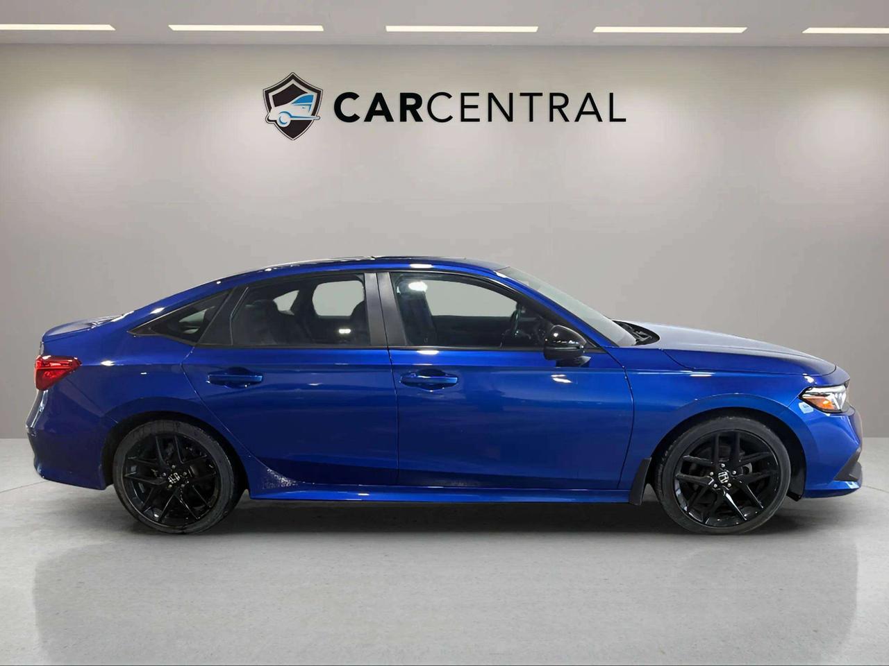 2023 Honda Civic SPORT | SUNROOF | HTD SEATS | CARPLAY | 1 OWNER Photo
