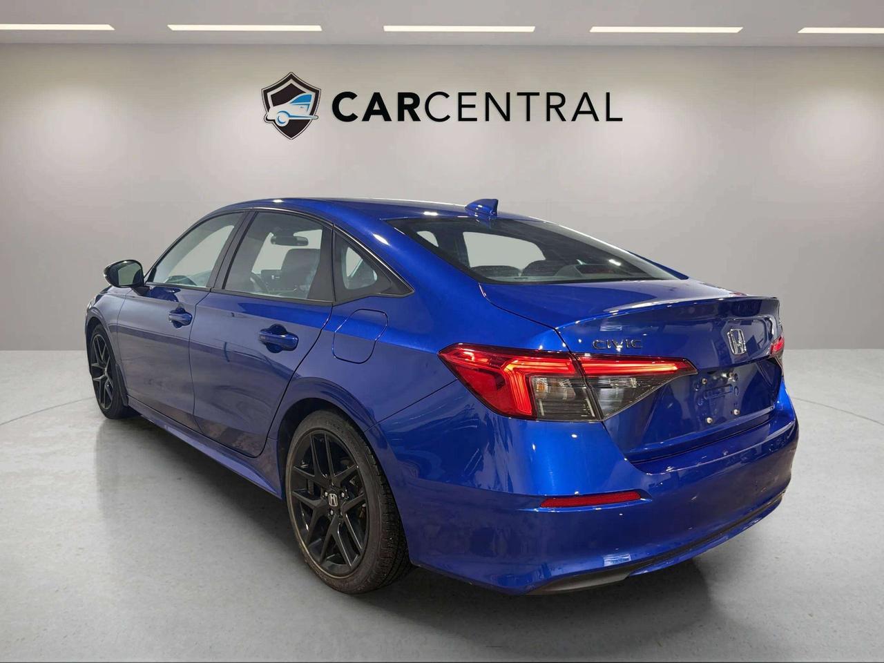 2023 Honda Civic SPORT | SUNROOF | HTD SEATS | CARPLAY | 1 OWNER Photo