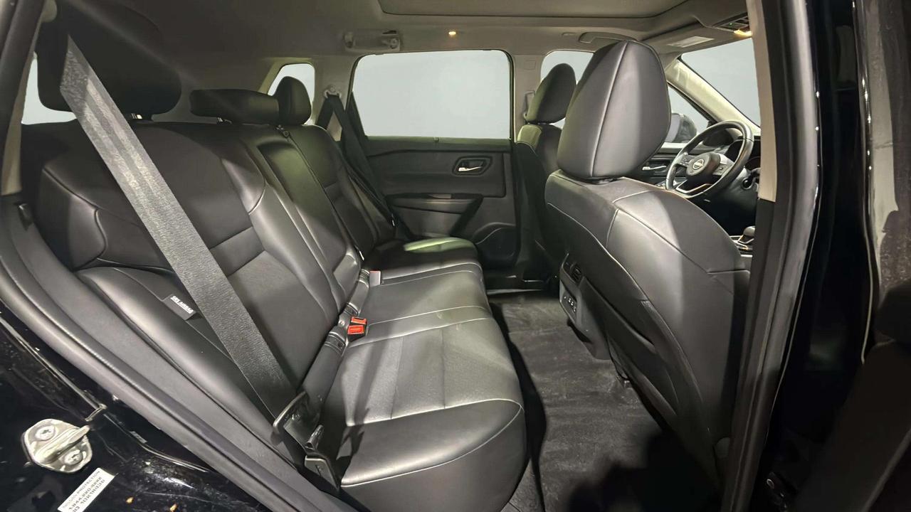 2024 Nissan Rogue SV PREMIUM| CLEAN CARFAX |360 | PANO | PRO PILOT Photo