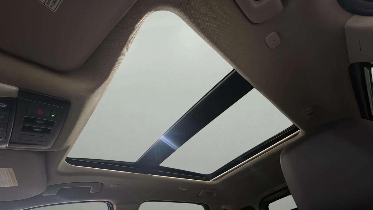2024 Nissan Rogue SV PREMIUM| CLEAN CARFAX |360 | PANO | PRO PILOT Photo