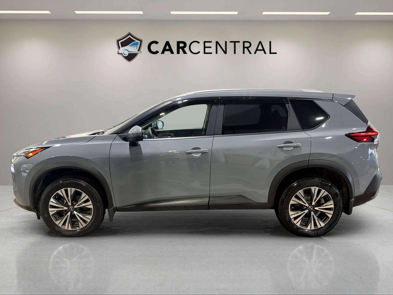 2022 Nissan Rogue SV| CLEAN CARFAX | PANO | PRO PILOT | STARTER Photo