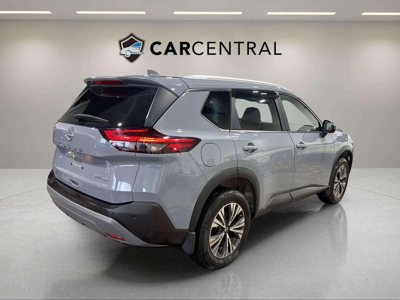 2022 Nissan Rogue SV| CLEAN CARFAX | PANO | PRO PILOT | STARTER Photo