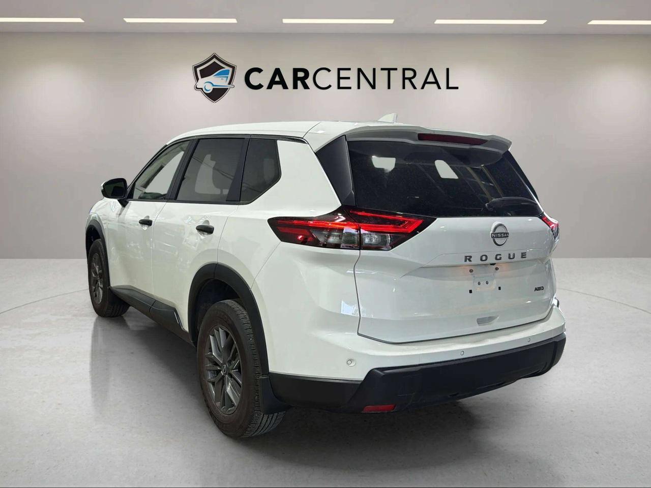 2024 Nissan Rogue S AWD | CLEAN CARFAX |1 OWNER | CARPLAY| STARTER Photo