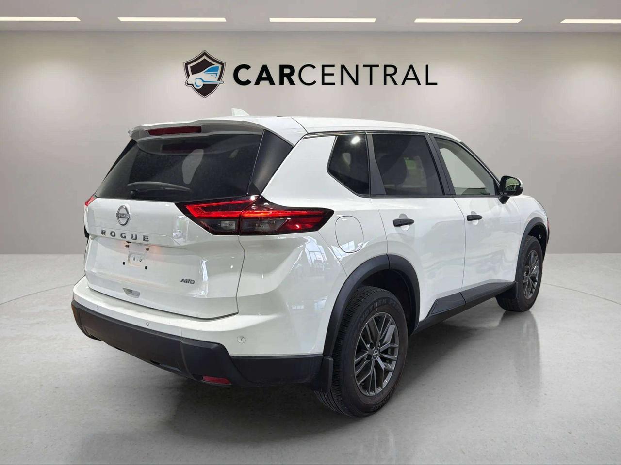 2024 Nissan Rogue S AWD | CLEAN CARFAX |1 OWNER | CARPLAY| STARTER Photo