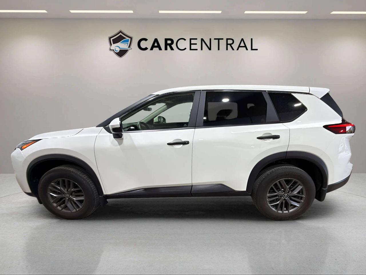 2024 Nissan Rogue S AWD | CLEAN CARFAX |1 OWNER | CARPLAY| STARTER Photo
