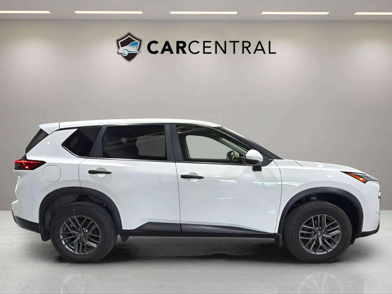 2024 Nissan Rogue S AWD | CLEAN CARFAX |1 OWNER | CARPLAY| STARTER Photo