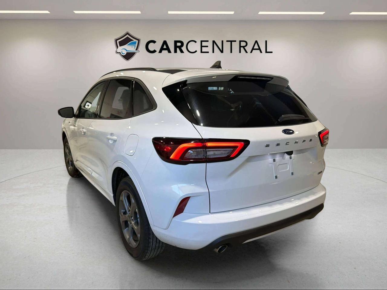 2023 Ford Escape ST-LINE HYBRID | CLEAN CARFAX | CARPLAY | STARTER Photo