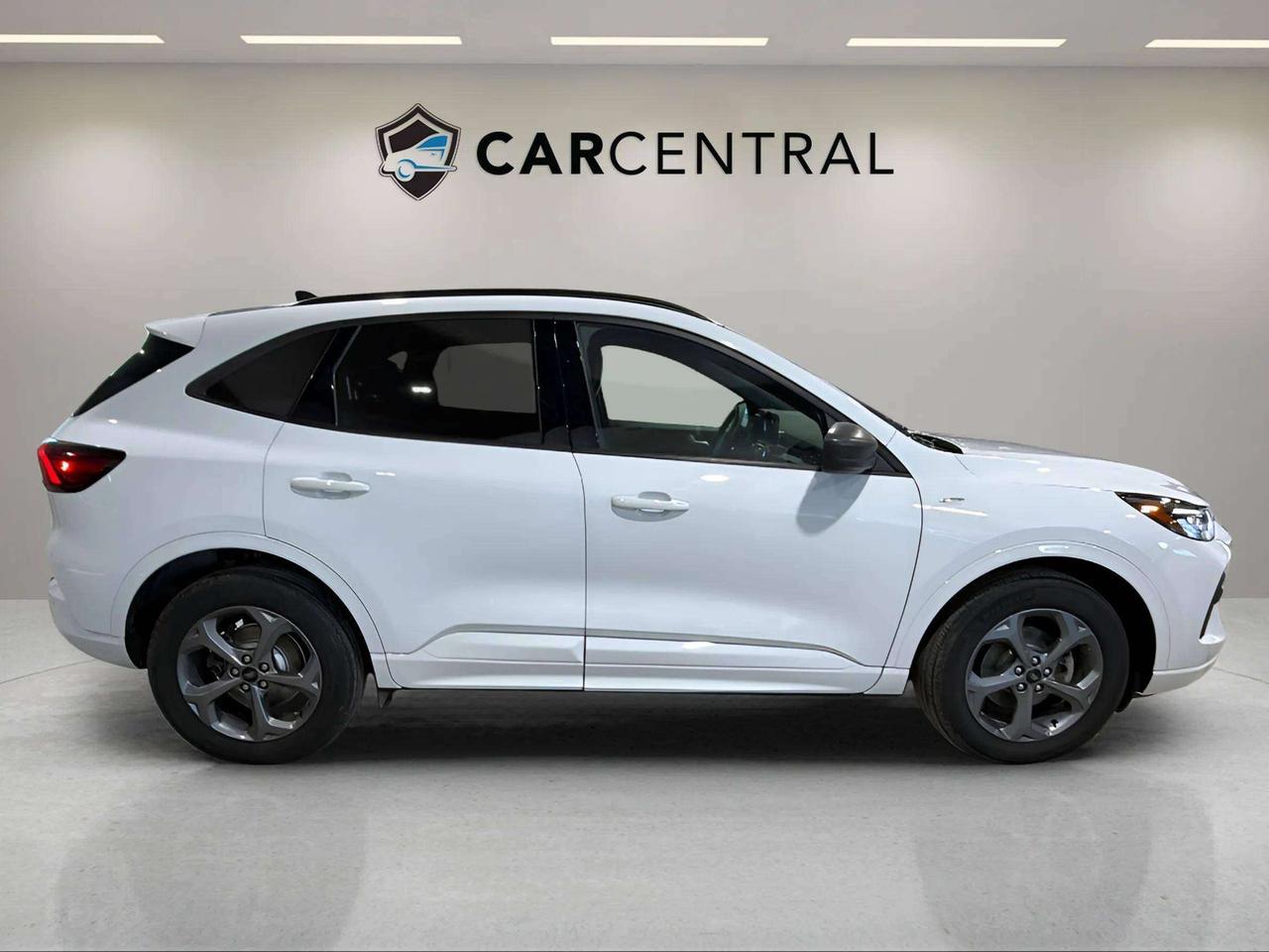 2023 Ford Escape ST-LINE HYBRID | CLEAN CARFAX | CARPLAY | STARTER Photo