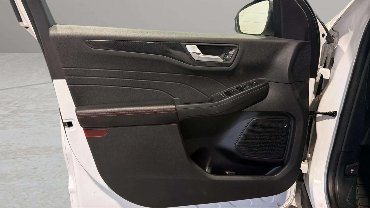 2023 Ford Escape ST-LINE HYBRID | CLEAN CARFAX | CARPLAY | STARTER Photo