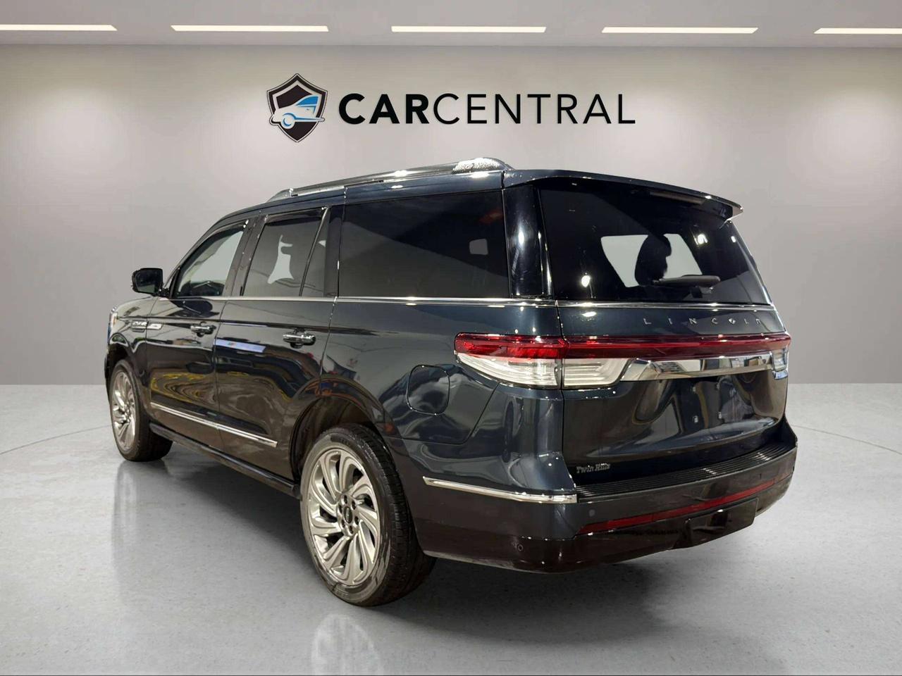2024 Lincoln Navigator RESERVE | CLEAN CARFAX | CO PILOT | BLUECRUISE| 8 Photo2