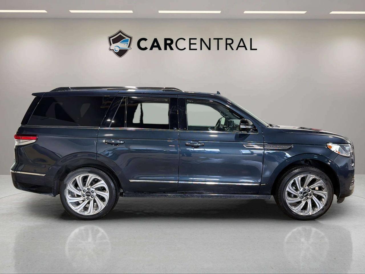 2024 Lincoln Navigator RESERVE | CLEAN CARFAX | CO PILOT | BLUECRUISE| 8 Photo