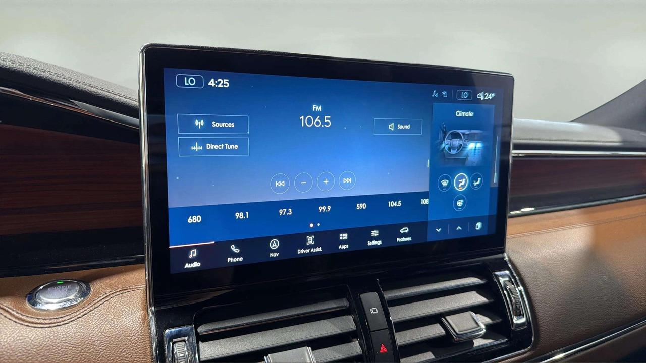 2024 Lincoln Navigator RESERVE | CLEAN CARFAX | CO PILOT | BLUECRUISE| 8 Photo