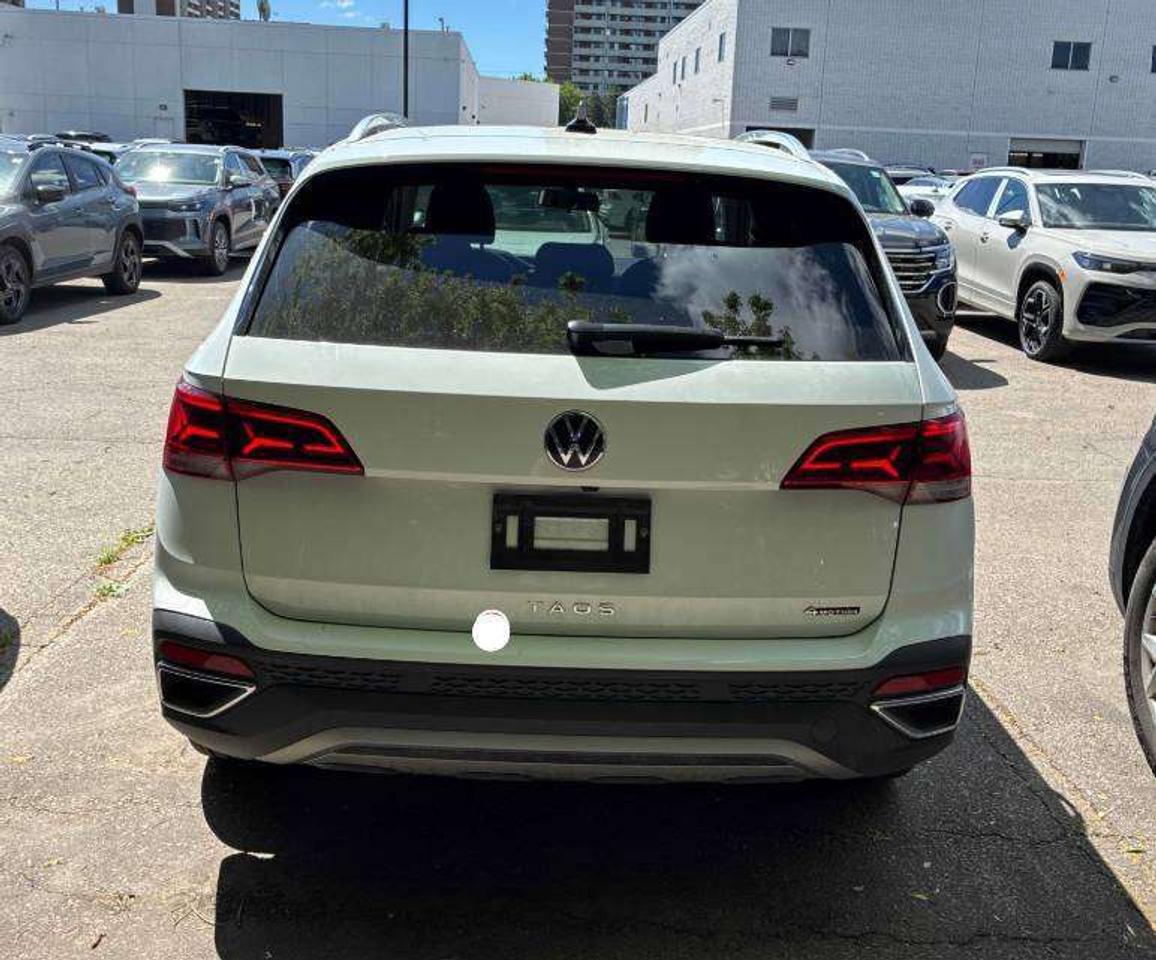 2022 Volkswagen Taos COMFORTLINE | AWD |  CLEAN CARFAX| PANO | CARPLAY| Photo