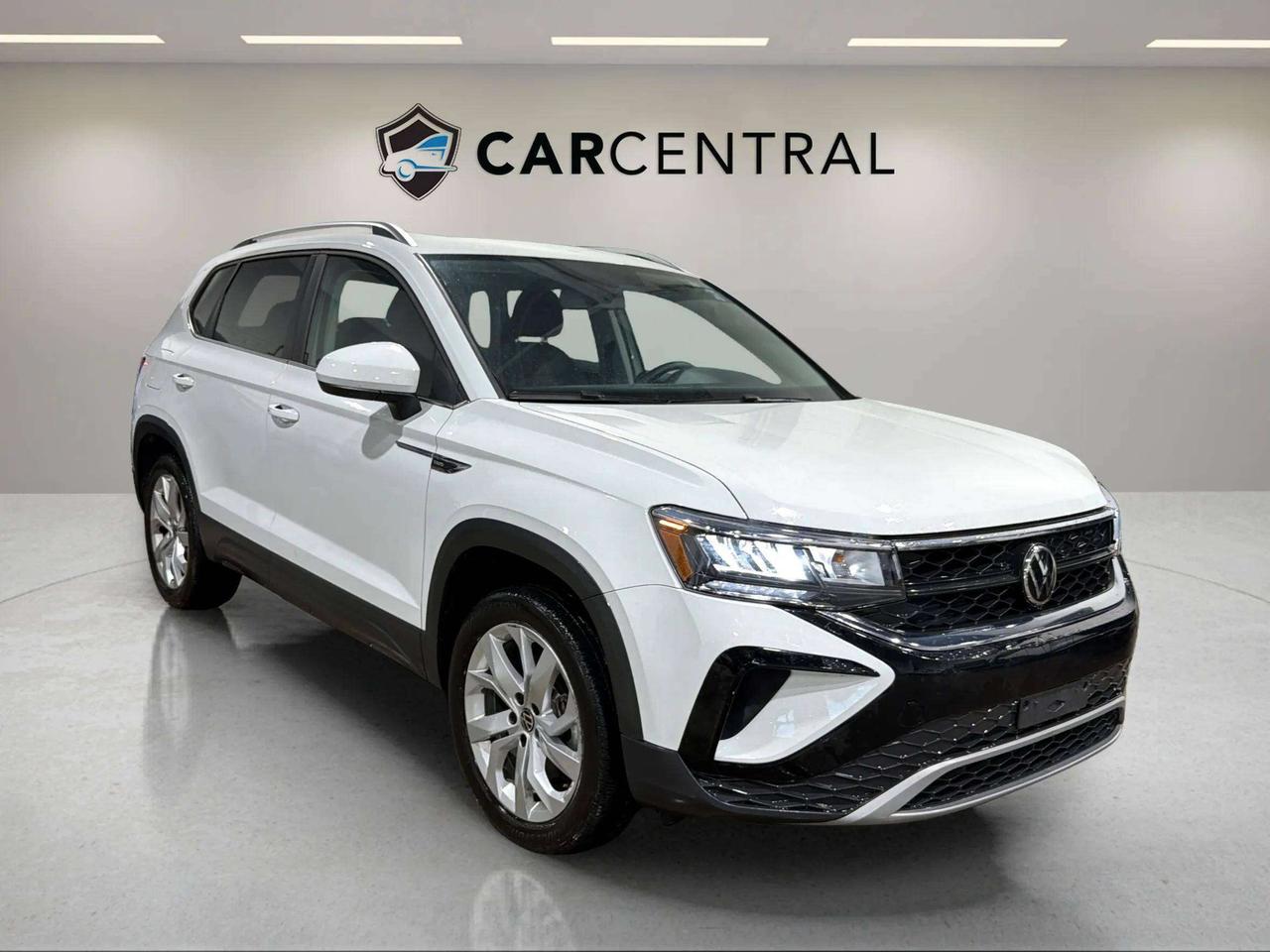 2022 Volkswagen Taos COMFORTLINE | AWD |  CLEAN CARFAX| PANO | CARPLAY| Photo