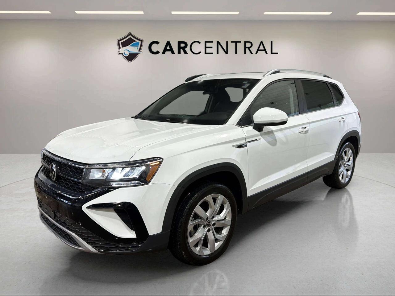 2022 Volkswagen Taos COMFORTLINE | AWD |  CLEAN CARFAX| PANO | CARPLAY| Photo