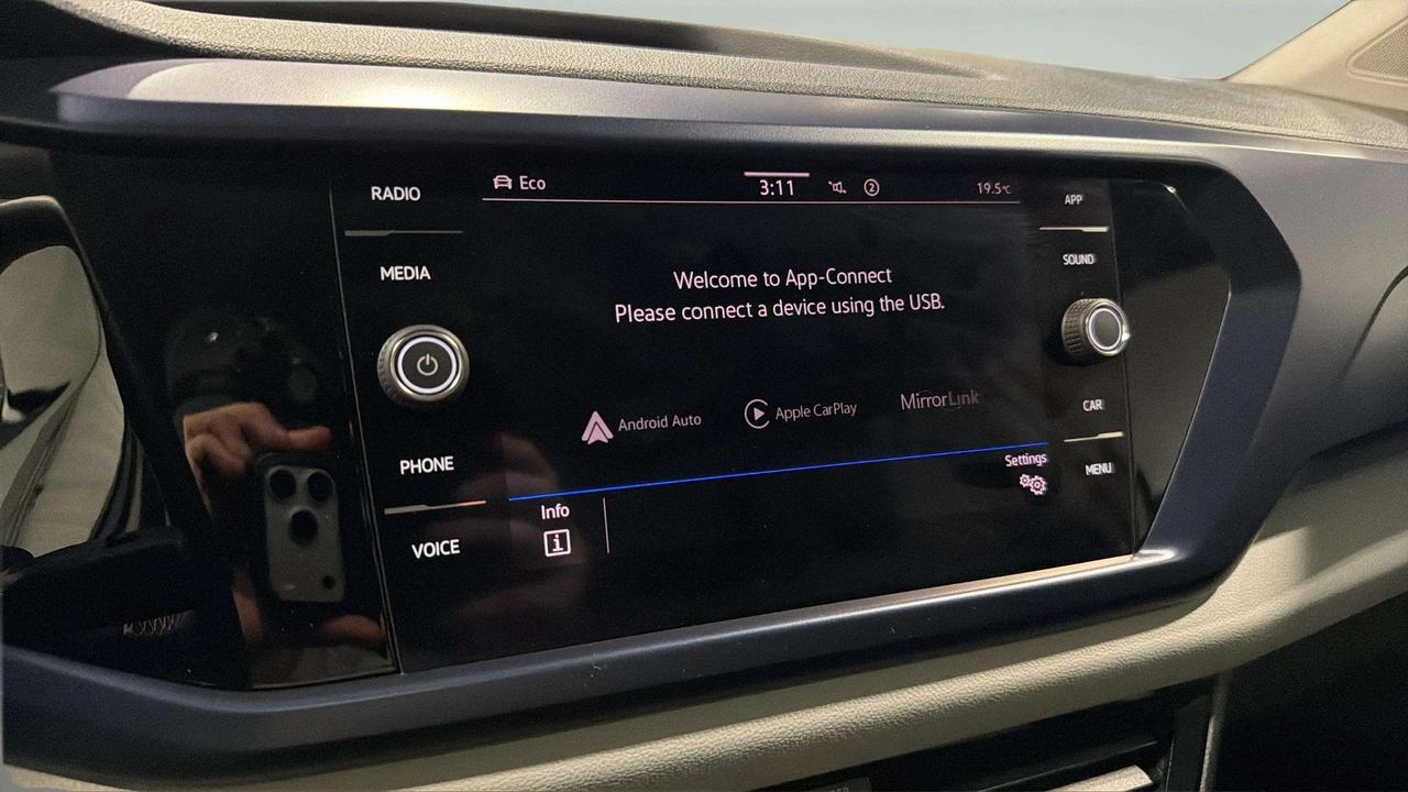 2022 Volkswagen Taos COMFORTLINE | AWD |  CLEAN CARFAX| PANO | CARPLAY| Photo
