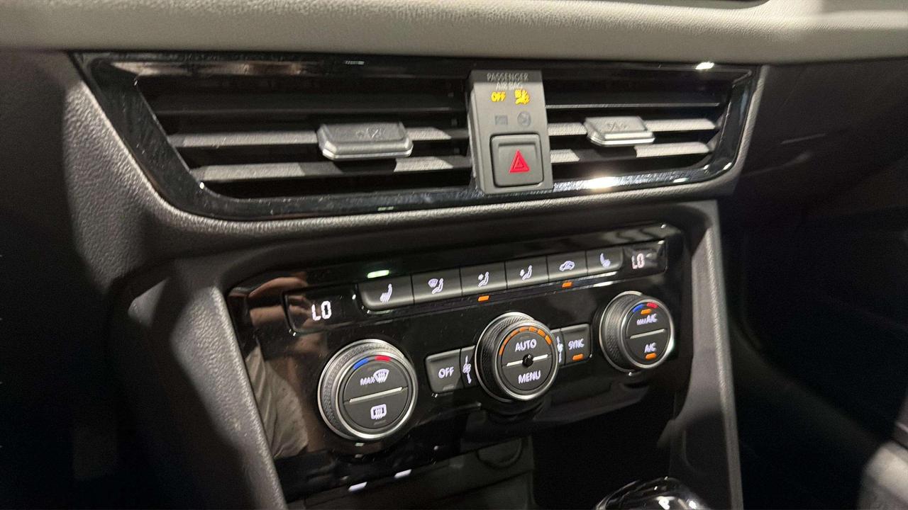 2022 Volkswagen Taos COMFORTLINE | AWD |  CLEAN CARFAX| PANO | CARPLAY| Photo